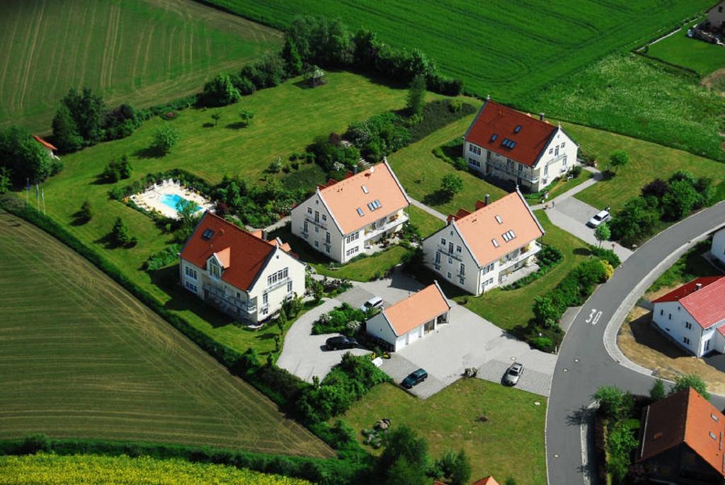 Auszeit - Ihr Sibyllenbad Gaestehaus Нойальбенройт Екстер'єр фото